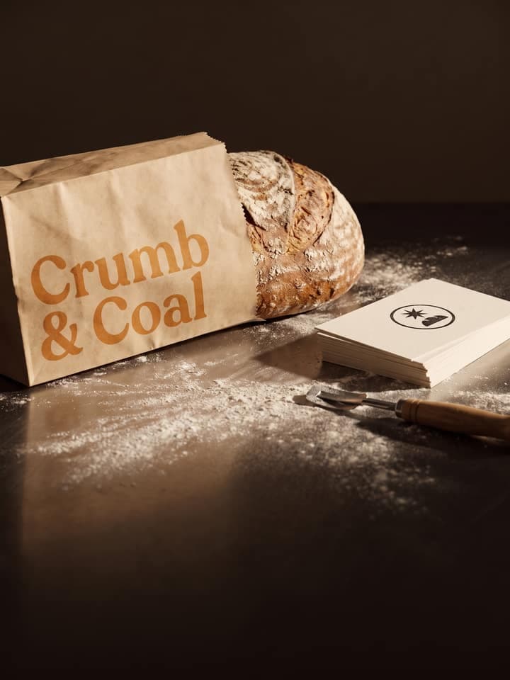 Crumb & Coal, identitatea pe care o produce acest șablon, aplicată